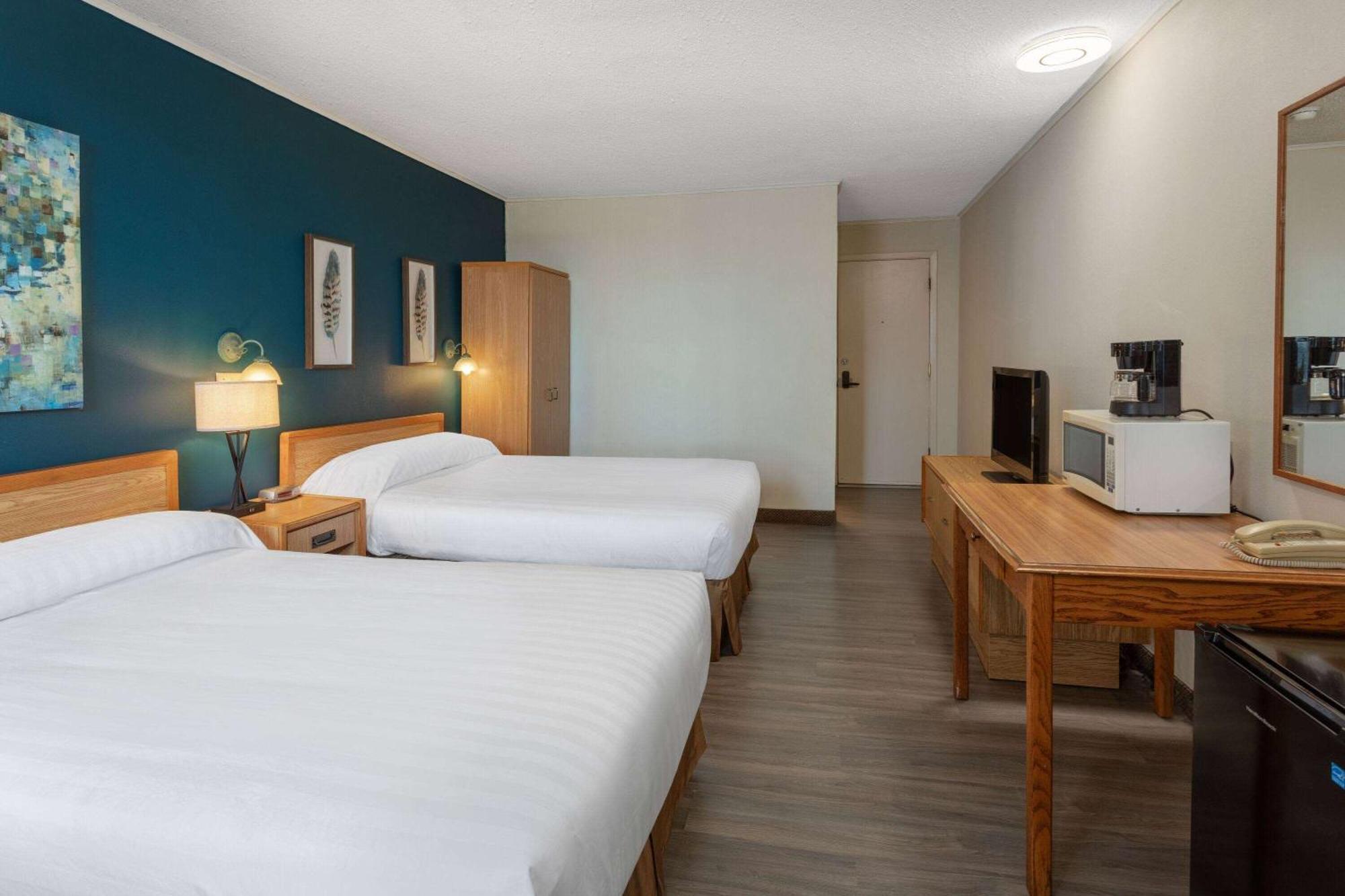 Travelodge By Wyndham アマースト エクステリア 写真