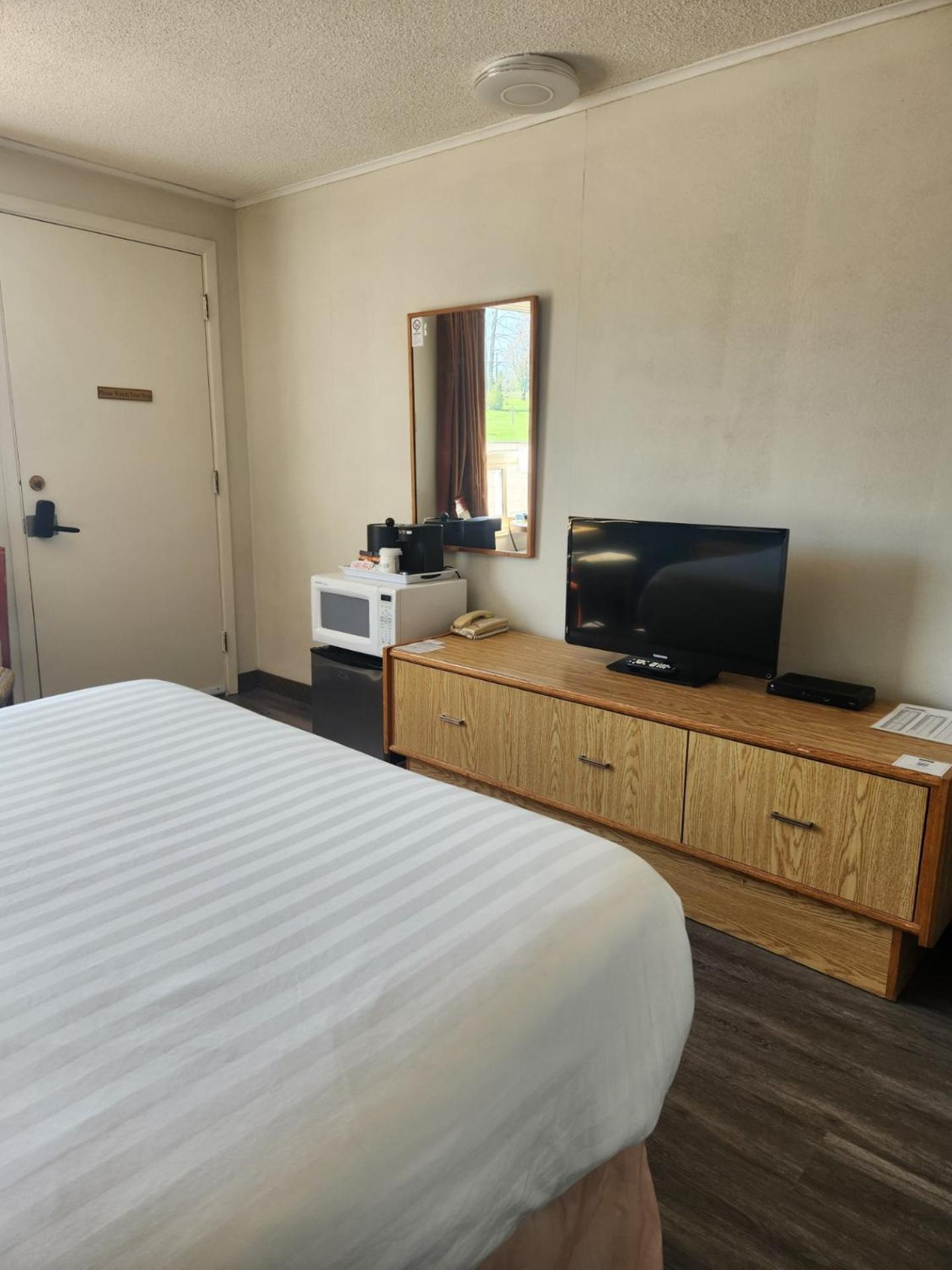 Travelodge By Wyndham アマースト エクステリア 写真